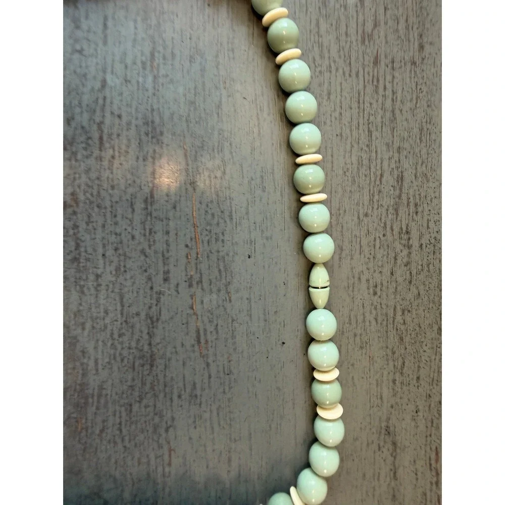 Vintage Sage Green Cream Beaded Necklace Ribbed Melon Beads Barrel Clasp 28 Inch